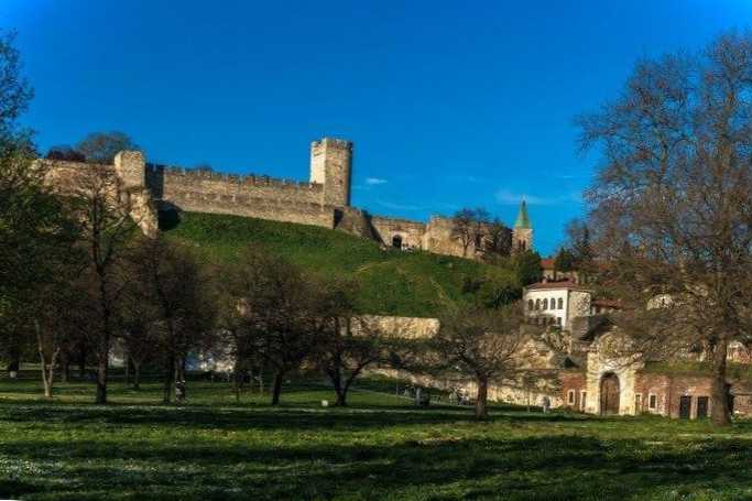 28 головних визначних пам'яток Сербії